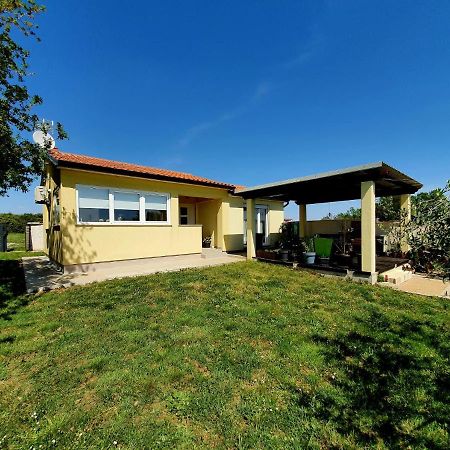 Holiday House Romi Pula Exterior foto