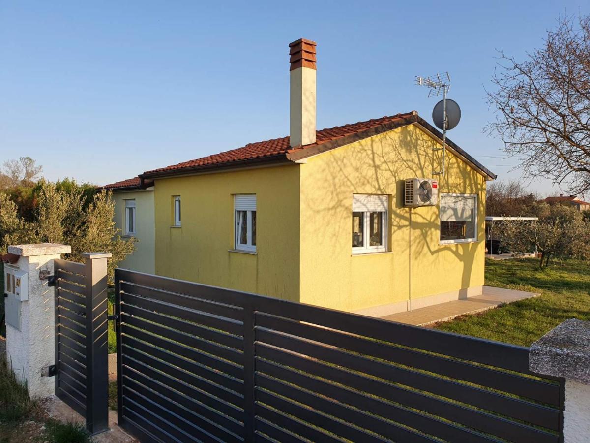 Holiday House Romi Pula Exterior foto